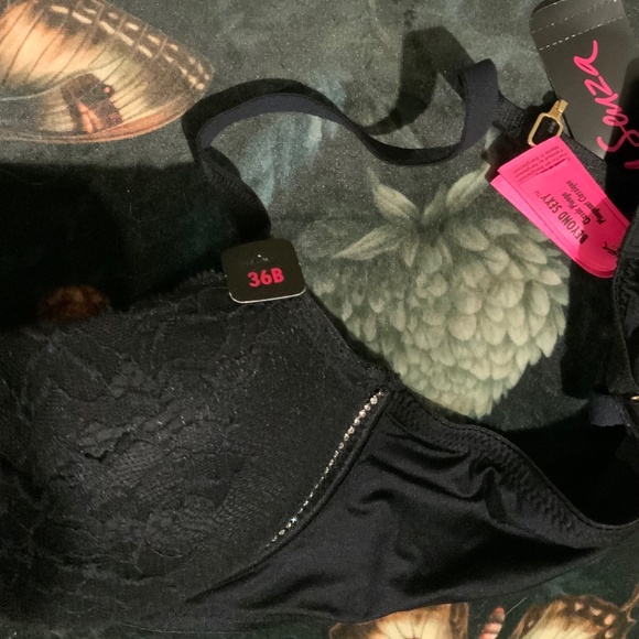 Lace and rhinestone beyond sexy bra - Picture 3 of 3